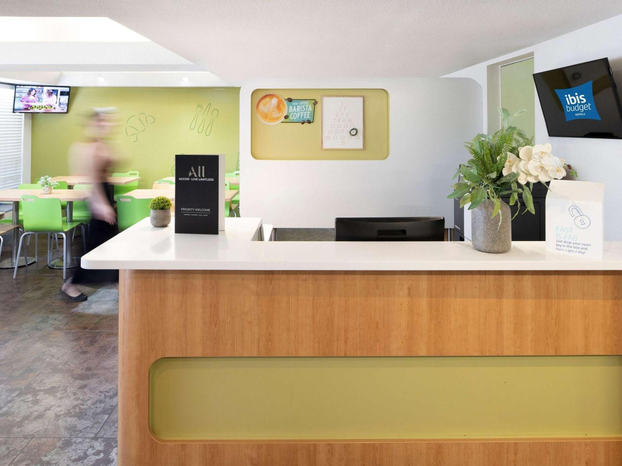 Ibis Budget Canberra Exteriör bild